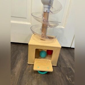 LoveVery slide and seek ball tour